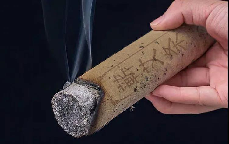 艾灸養生｜艾灸灰的功效與秒用